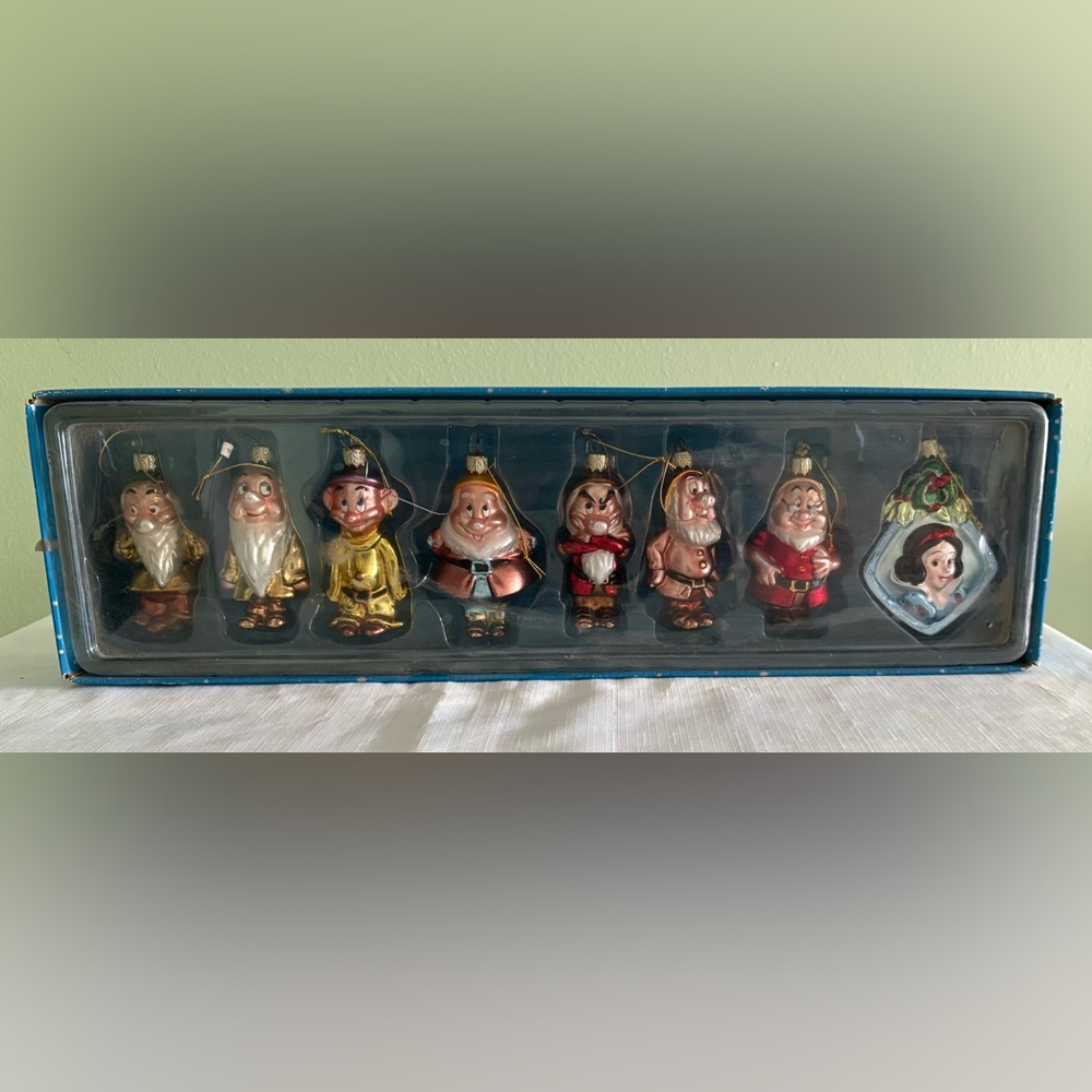 The Disney Store Set Of 8 Snow White & 7 Dwarfs Glass Christmas Ornaments Boxed